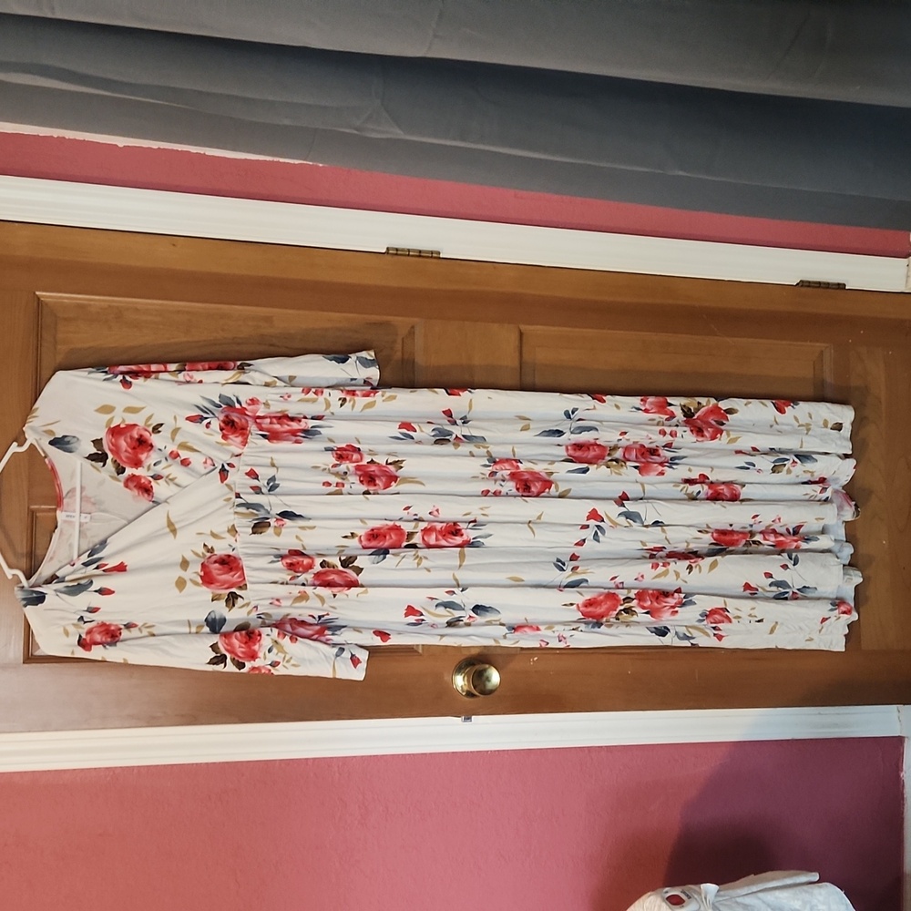 Maternity long sleeve floral dress